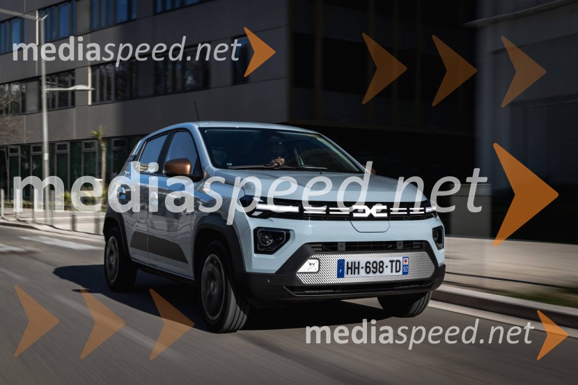 Dacia napada 2026: svetovna novost hibrid-LPG 4x4 in več elektrike