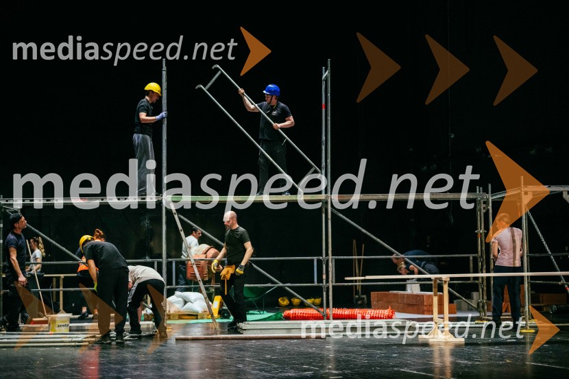 V potu mojega obraza,  krstna uprizoritev koreografskega eseja, SNG Nova Gorica