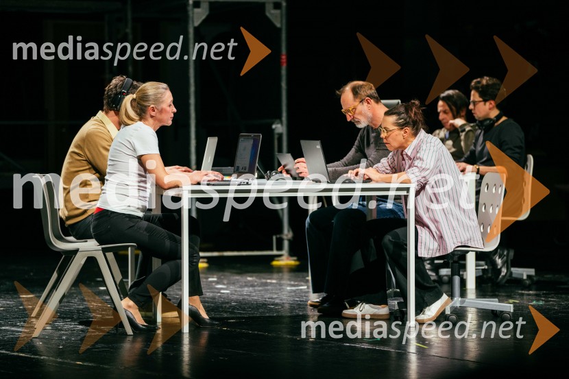 V potu mojega obraza,  krstna uprizoritev koreografskega eseja, SNG Nova Gorica