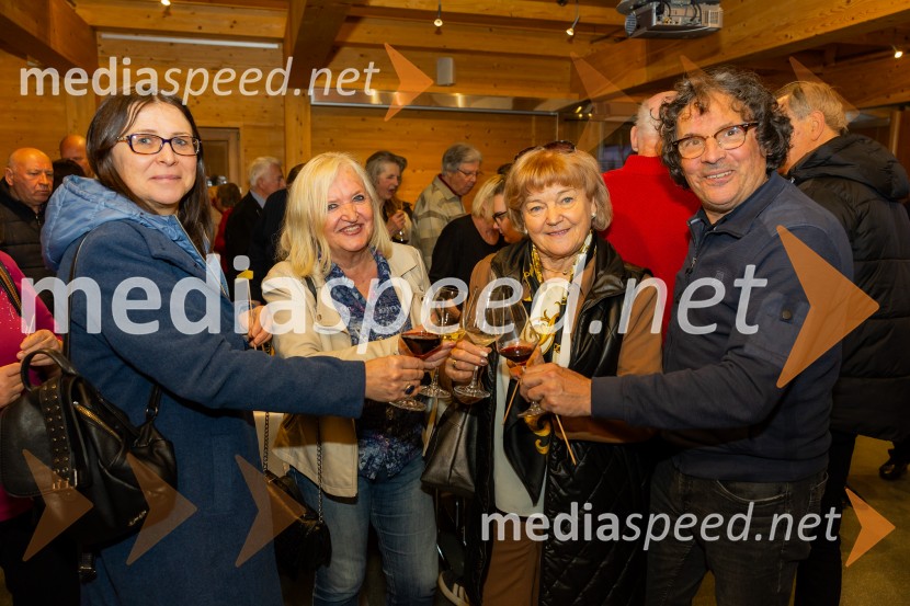 Iskrivo v živo: prof. dr.Bogomil Ferfila in Darja Groznik