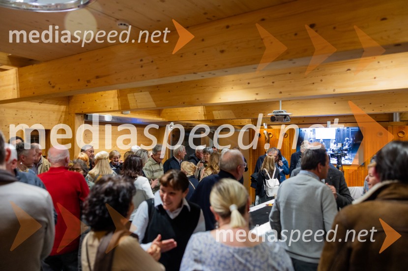 Iskrivo v živo: prof. dr.Bogomil Ferfila in Darja Groznik