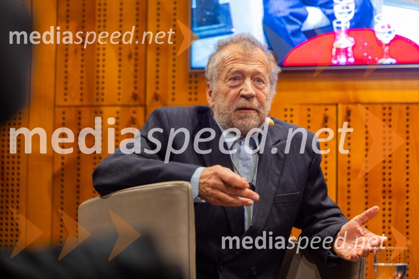 Iskrivo v živo: prof. dr.Bogomil Ferfila in Darja Groznik