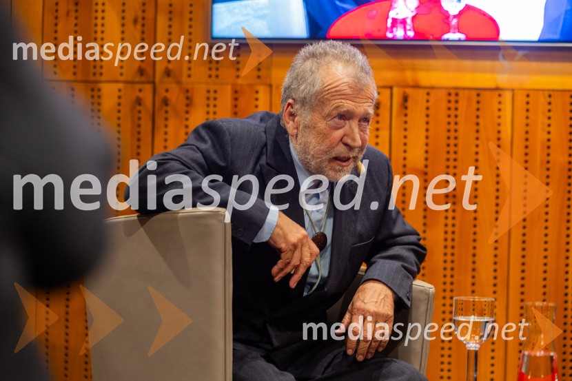 Iskrivo v živo: prof. dr.Bogomil Ferfila in Darja Groznik