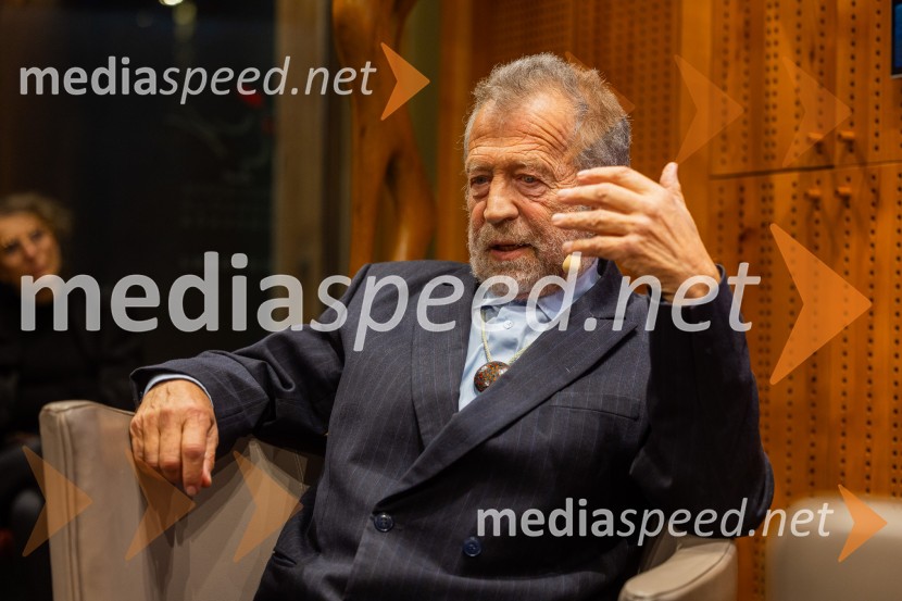 Iskrivo v živo: prof. dr.Bogomil Ferfila in Darja Groznik