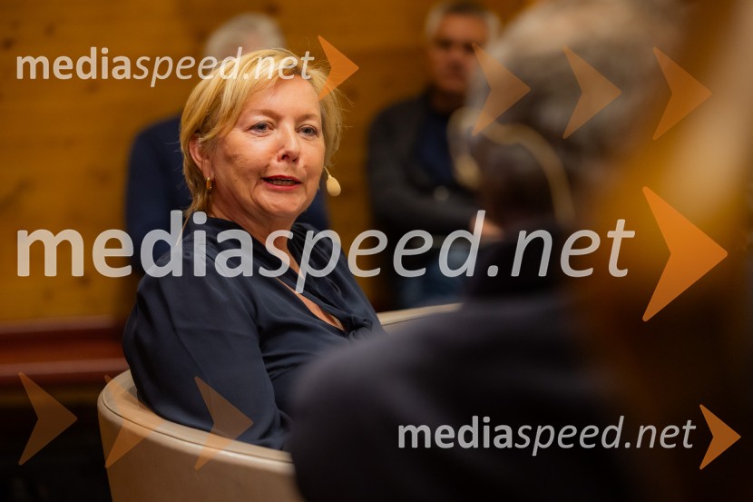 Iskrivo v živo: prof. dr.Bogomil Ferfila in Darja Groznik