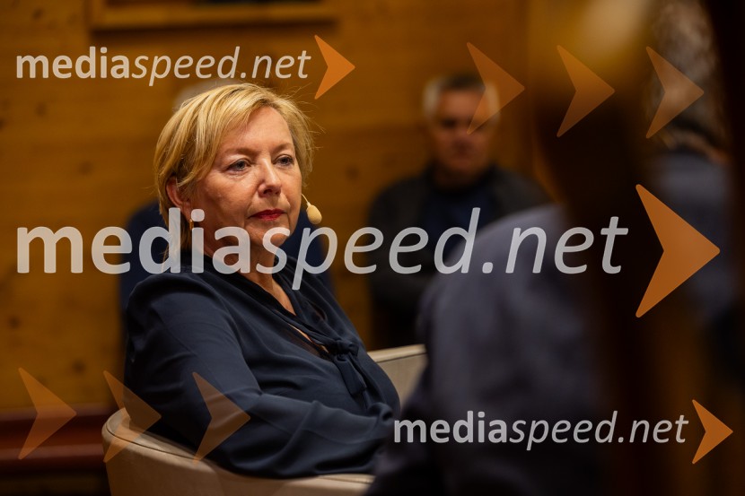 Iskrivo v živo: prof. dr.Bogomil Ferfila in Darja Groznik