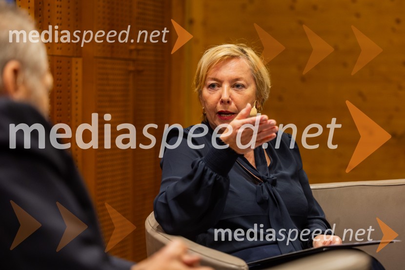 Iskrivo v živo: prof. dr.Bogomil Ferfila in Darja Groznik