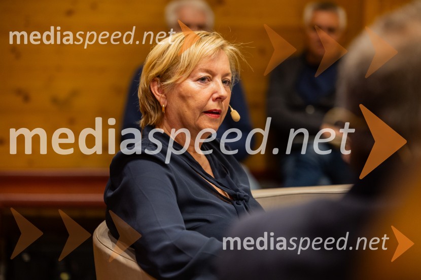 Iskrivo v živo: prof. dr.Bogomil Ferfila in Darja Groznik