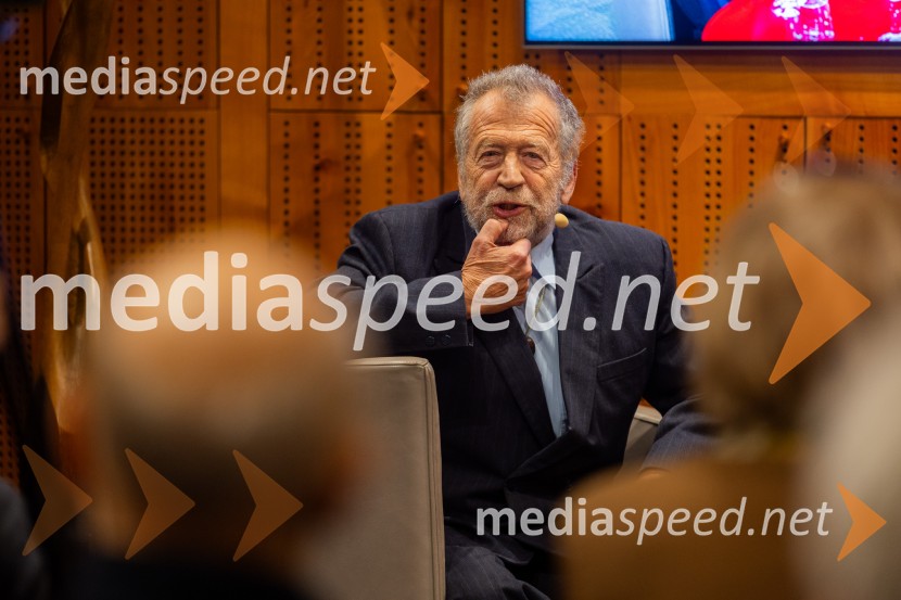 Iskrivo v živo: prof. dr.Bogomil Ferfila in Darja Groznik