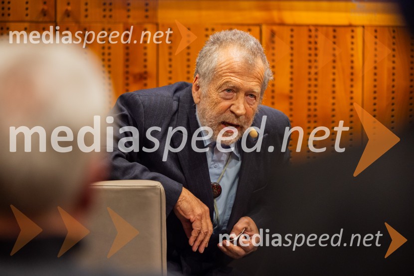 Iskrivo v živo: prof. dr.Bogomil Ferfila in Darja Groznik