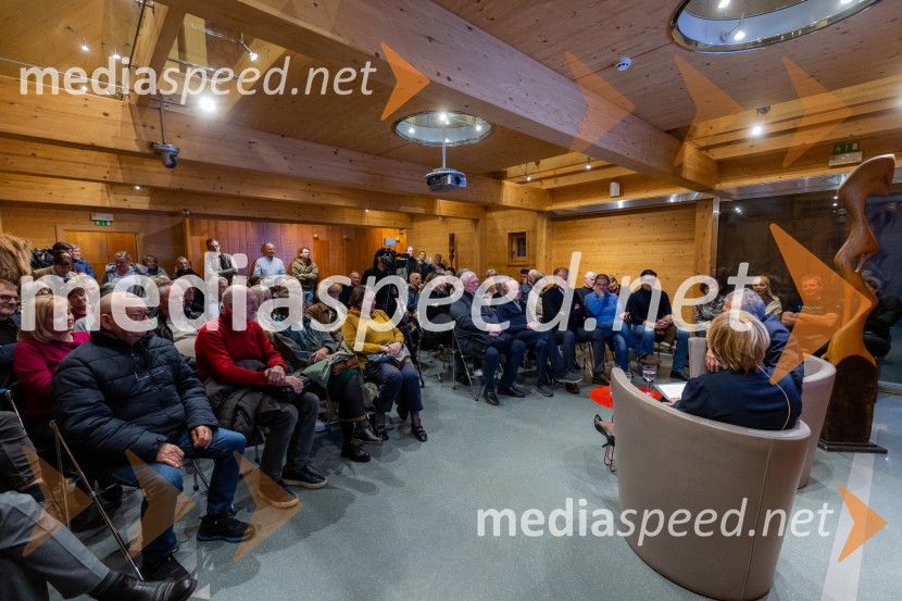 Iskrivo v živo: prof. dr.Bogomil Ferfila in Darja Groznik