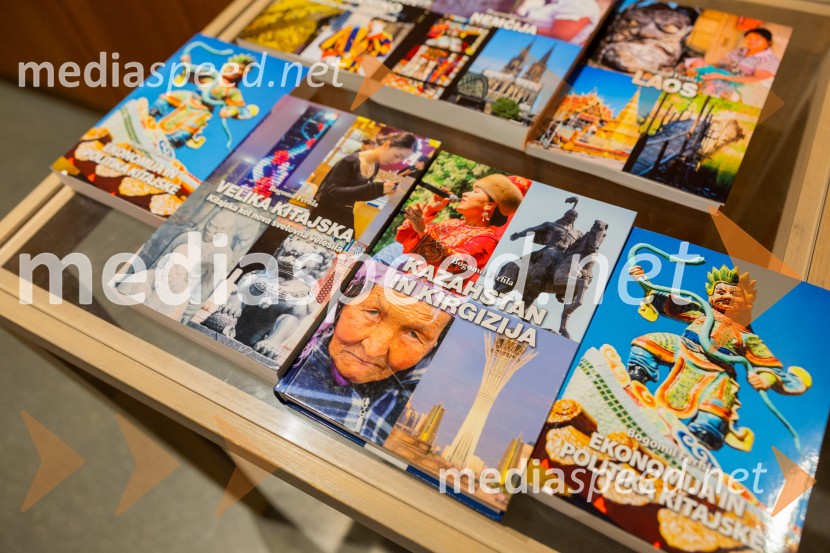 Iskrivo v živo: prof. dr.Bogomil Ferfila in Darja Groznik