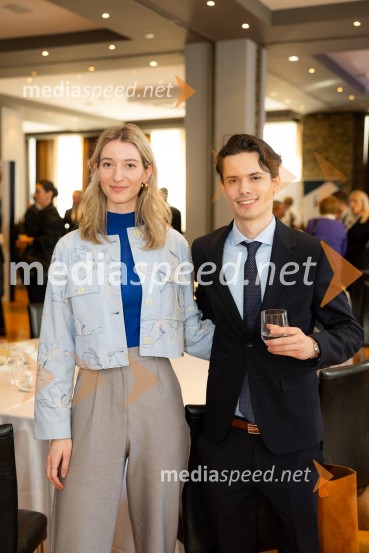 Čaj z razlogom: družinska podjetja med nasledstvom in strateškimi priložnostmi