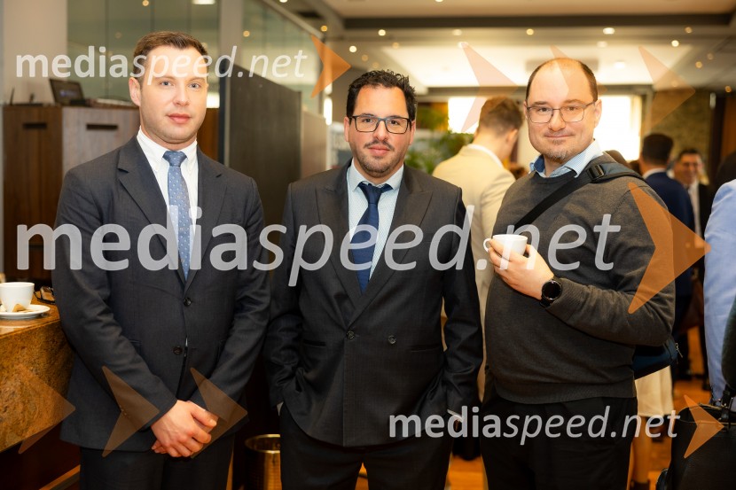 Čaj z razlogom: družinska podjetja med nasledstvom in strateškimi priložnostmi