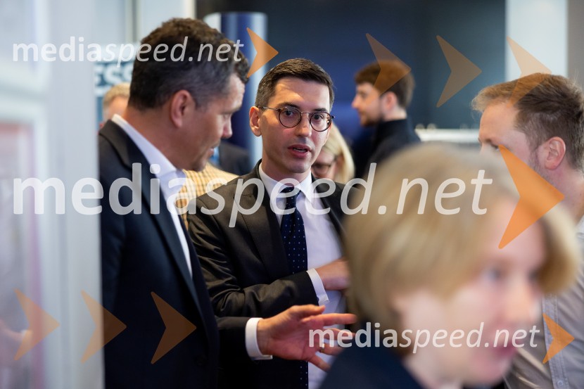 Čaj z razlogom: družinska podjetja med nasledstvom in strateškimi priložnostmi