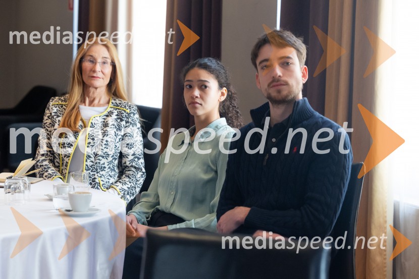 Čaj z razlogom: družinska podjetja med nasledstvom in strateškimi priložnostmi