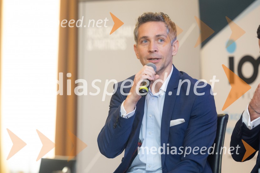 Čaj z razlogom: družinska podjetja med nasledstvom in strateškimi priložnostmi