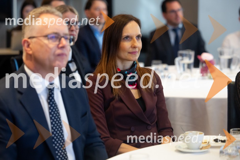 Čaj z razlogom: družinska podjetja med nasledstvom in strateškimi priložnostmi