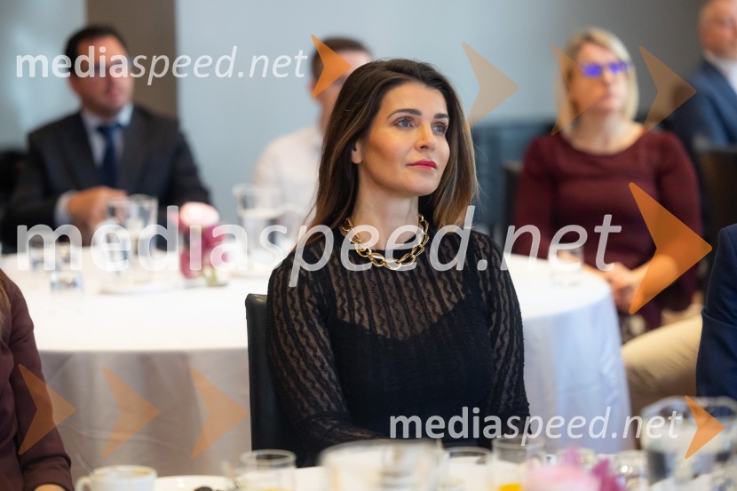 Čaj z razlogom: družinska podjetja med nasledstvom in strateškimi priložnostmi