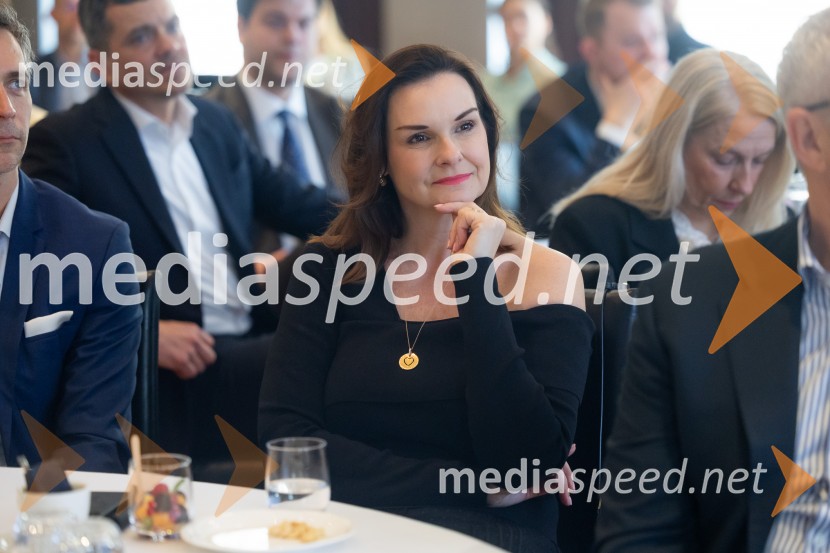 Čaj z razlogom: družinska podjetja med nasledstvom in strateškimi priložnostmi