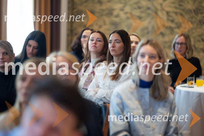 Čaj z razlogom: družinska podjetja med nasledstvom in strateškimi priložnostmi