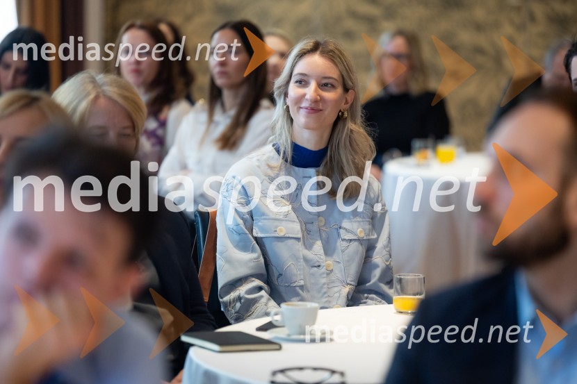 Čaj z razlogom: družinska podjetja med nasledstvom in strateškimi priložnostmi