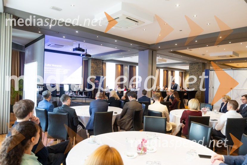 Čaj z razlogom: družinska podjetja med nasledstvom in strateškimi priložnostmi