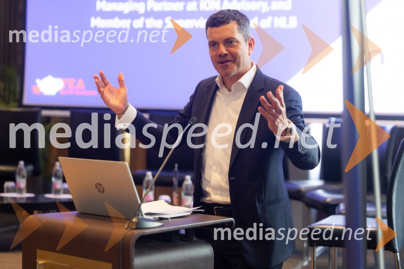 Čaj z razlogom: družinska podjetja med nasledstvom in strateškimi priložnostmi