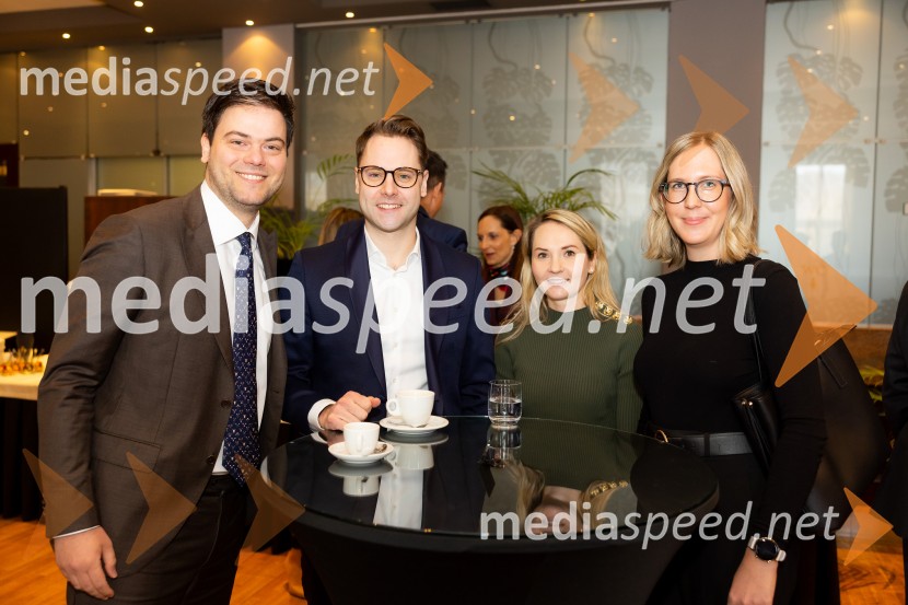 Čaj z razlogom: družinska podjetja med nasledstvom in strateškimi priložnostmi