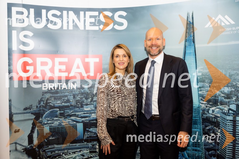 Čaj z razlogom: družinska podjetja med nasledstvom in strateškimi priložnostmi