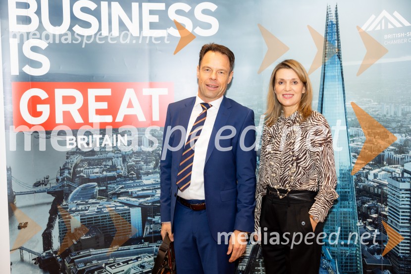 Čaj z razlogom: družinska podjetja med nasledstvom in strateškimi priložnostmi