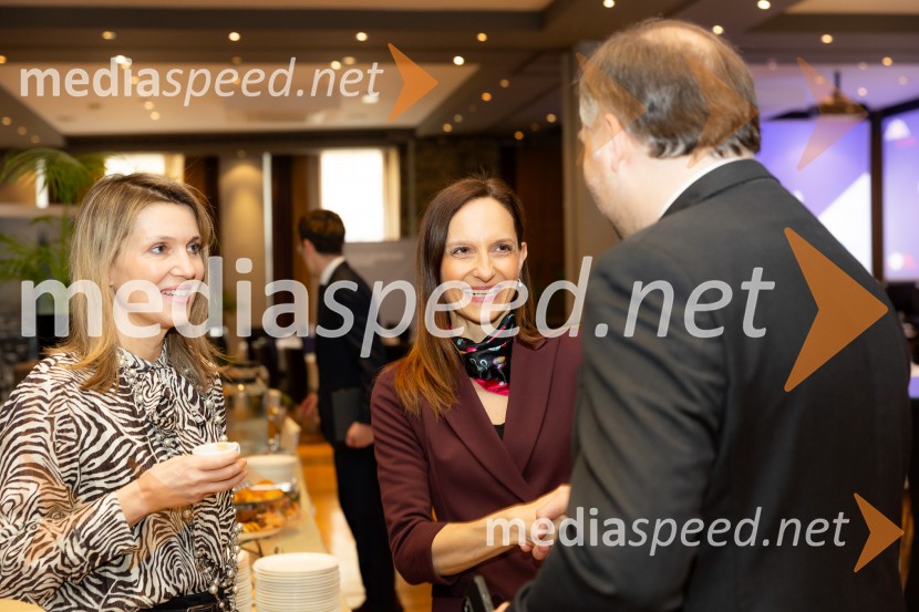 Čaj z razlogom: družinska podjetja med nasledstvom in strateškimi priložnostmi