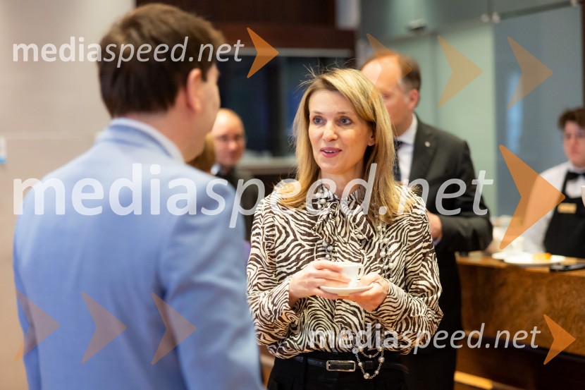 Čaj z razlogom: družinska podjetja med nasledstvom in strateškimi priložnostmi