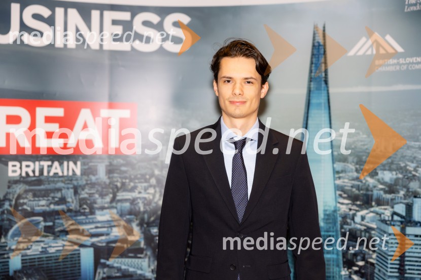 Čaj z razlogom: družinska podjetja med nasledstvom in strateškimi priložnostmi