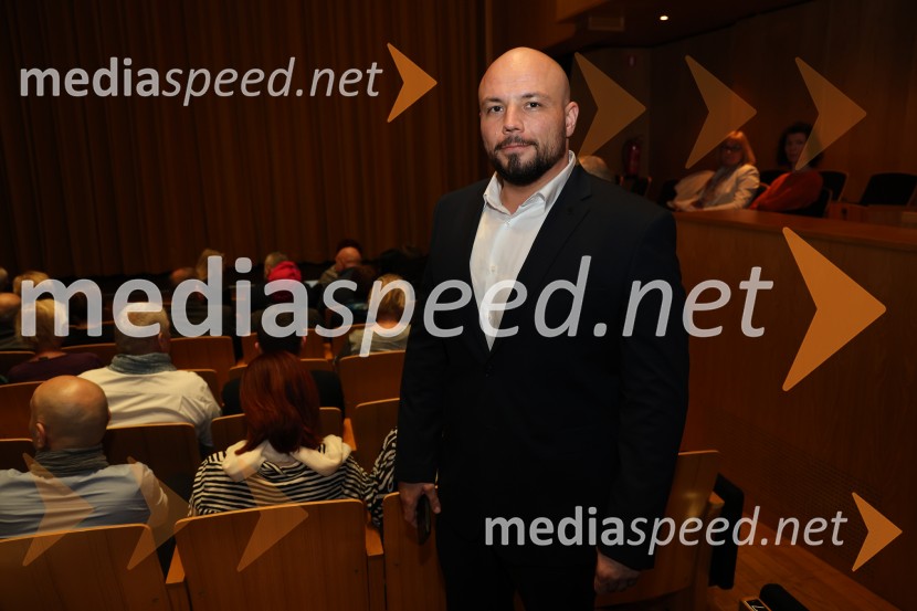 Kje je primadona?, premiera, Mestno gledališče Ptuj