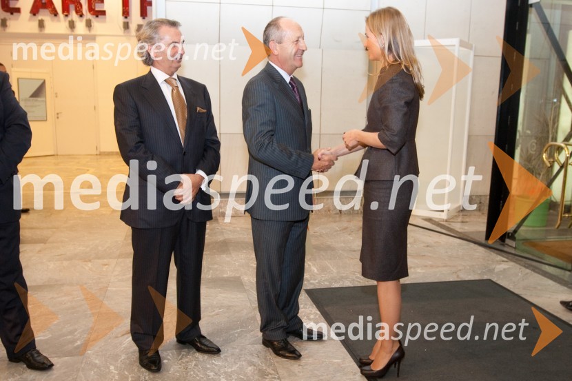 Hetem Ramadani, Salbatring International d.o.o., Branko Pavlin, predsednik uprave časopisne družbe Dnevnik in Katarina Kresal, ministrica za notranje zadeveSlovenska gazela 2009