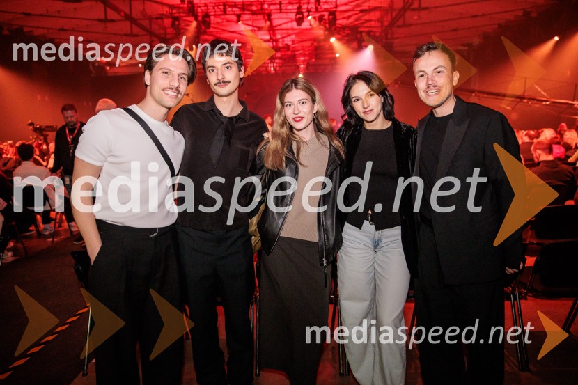 Na žaru z Ladom Bizovičarjem, Modrijani