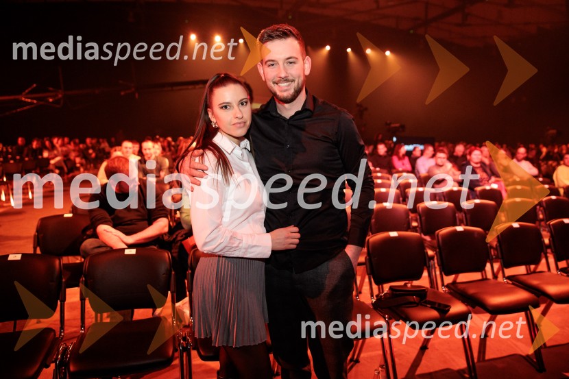 Na žaru z Ladom Bizovičarjem, Modrijani