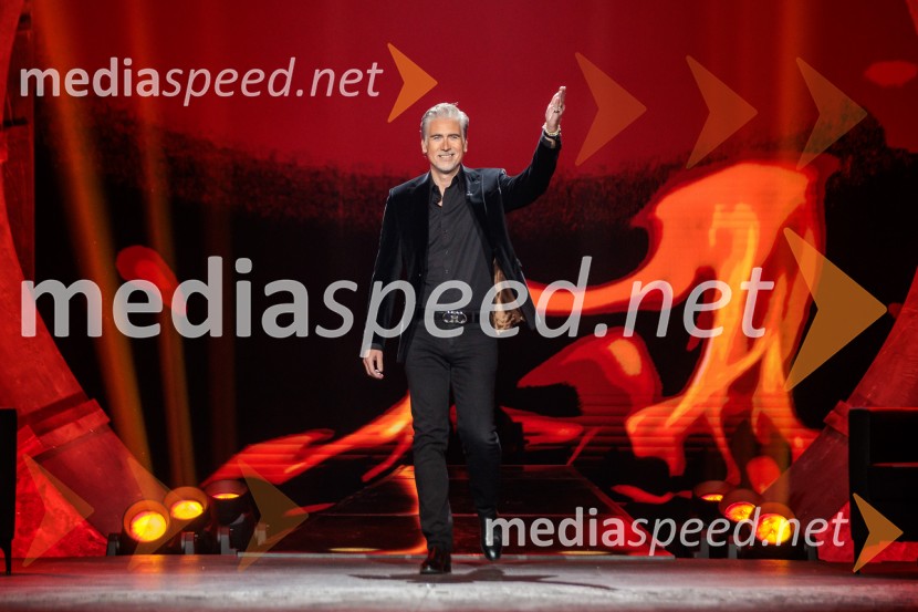 Na žaru z Ladom Bizovičarjem, Modrijani