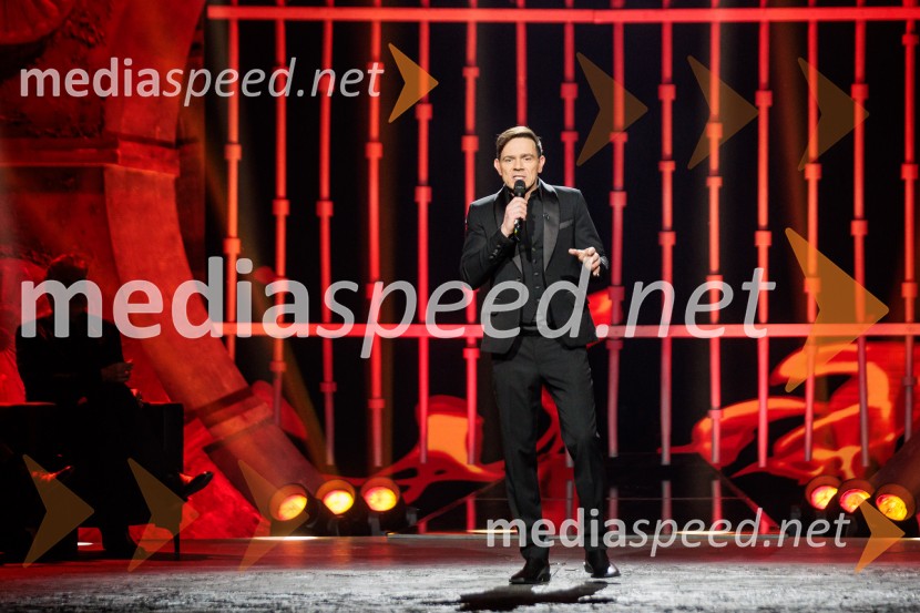 Na žaru z Ladom Bizovičarjem, Modrijani