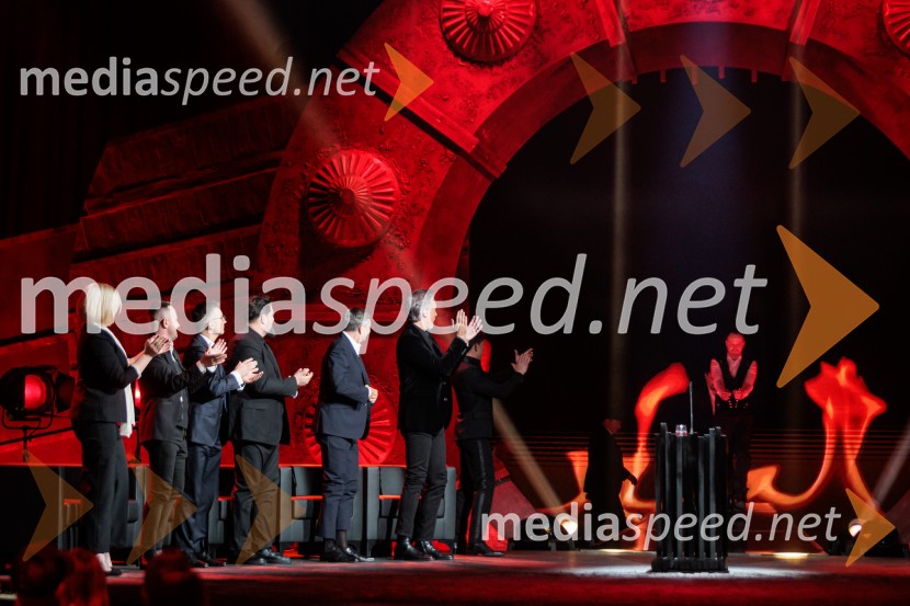 Na žaru z Ladom Bizovičarjem, Modrijani