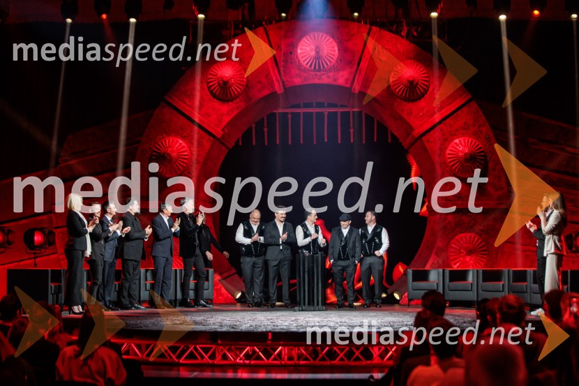 Na žaru z Ladom Bizovičarjem, Modrijani