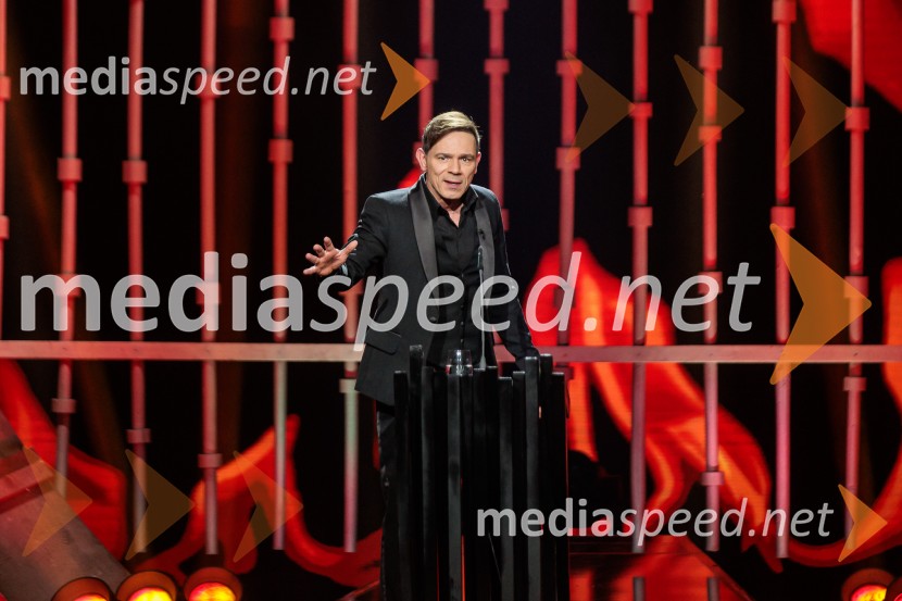 Na žaru z Ladom Bizovičarjem, Modrijani