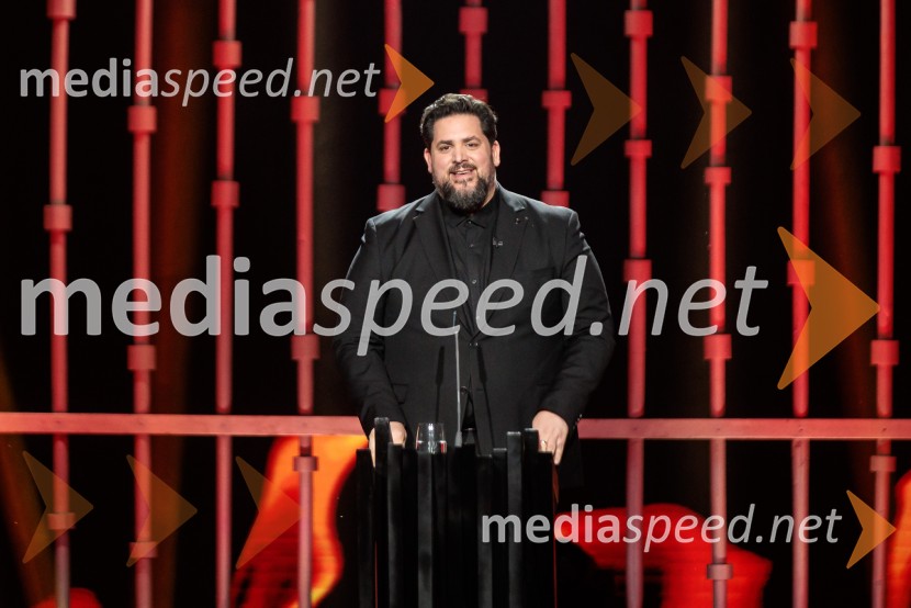 Na žaru z Ladom Bizovičarjem, Modrijani