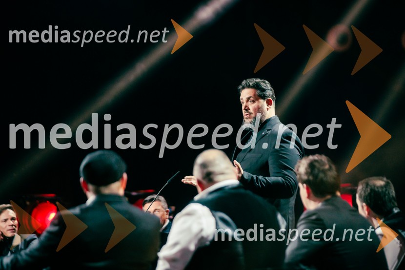 Na žaru z Ladom Bizovičarjem, Modrijani