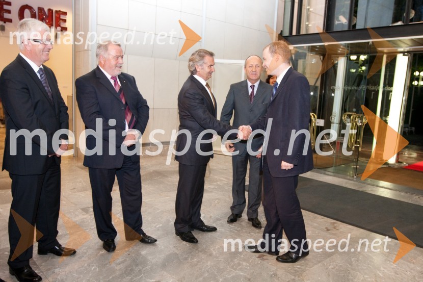 	Milan Lukić, Lumar IG d.o.o., Emil Grižon, Finali Trading d.o.o., Hetem Ramadani, Salbatring International d.o.o. in Dr. Matej Lahovnik, minister za gospodarstvoSlovenska gazela 2009