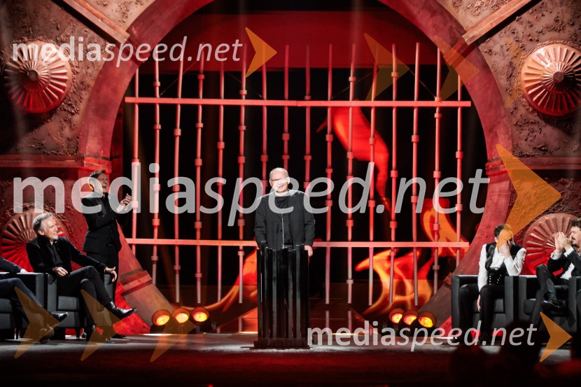 Na žaru z Ladom Bizovičarjem, Modrijani