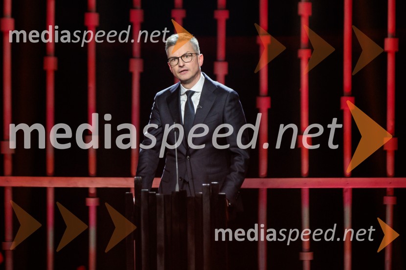 Na žaru z Ladom Bizovičarjem, Modrijani