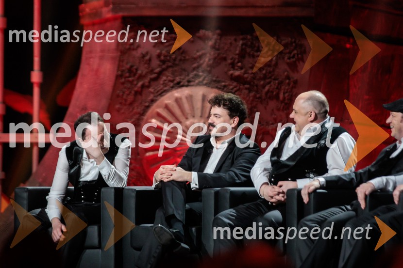 Na žaru z Ladom Bizovičarjem, Modrijani