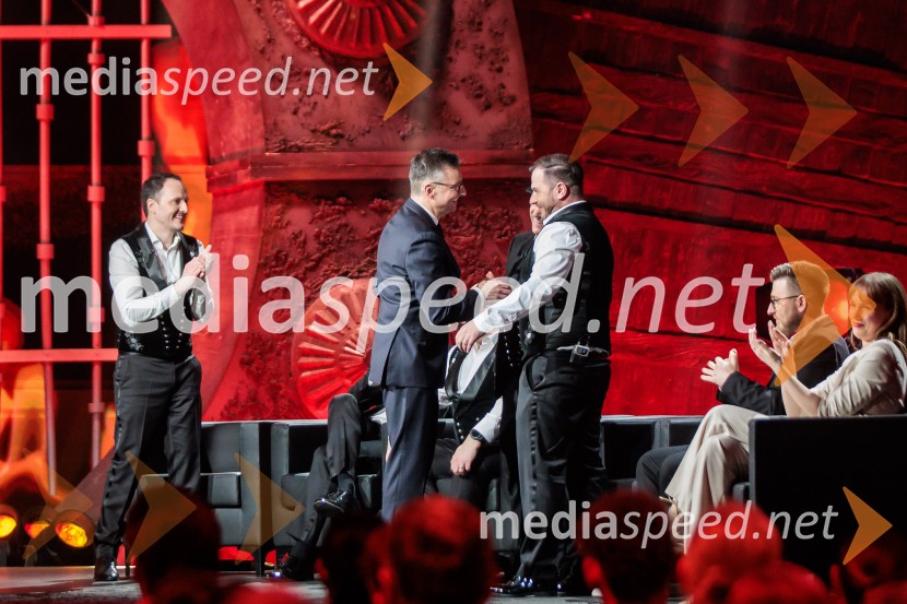 Na žaru z Ladom Bizovičarjem, Modrijani